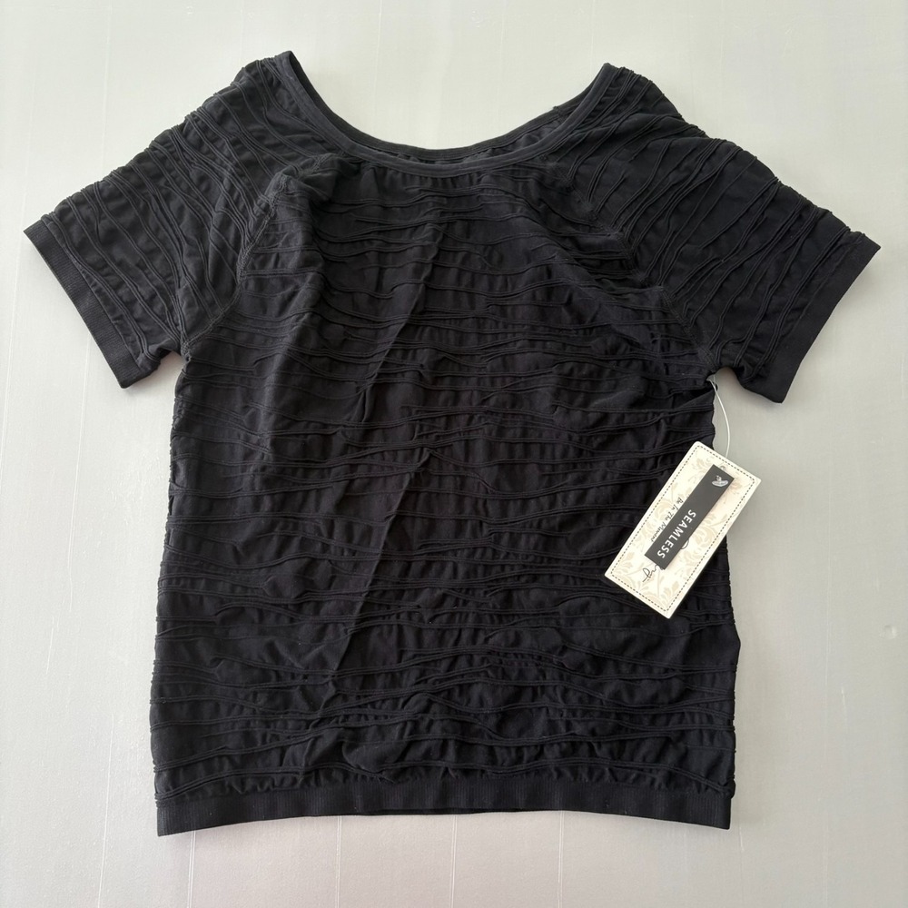 NWT French Laundry Seamless‎ Scoop Neck Top Black Size S Short Sleeve Stretch - Picture 4 of 9
